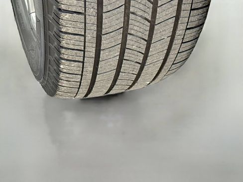 Certified 2025 Ford Explorer Platinum RWD image 45
