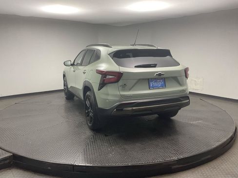 Certified 2025 Chevrolet Trax ACTIV FWD image 5