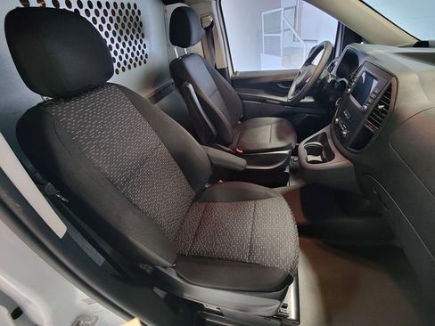 Used 2023 Mercedes-Benz Metris image 11