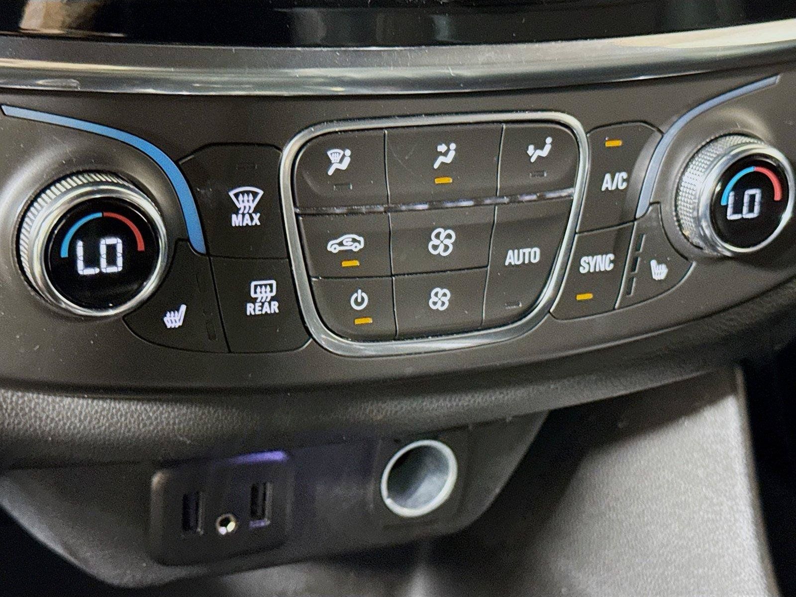 Used 2023 Chevrolet Traverse LT FWD image 13