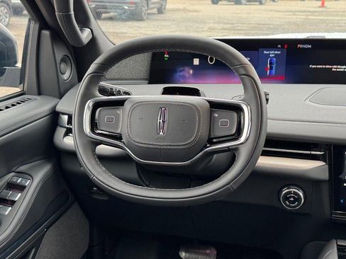 New 2025 Lincoln Navigator L Reserve w/ Jet Appearance Package image 15