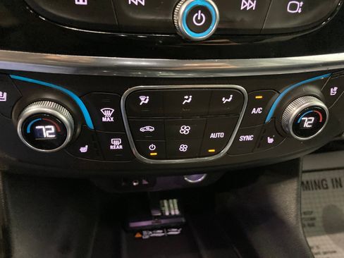 Used 2018 Chevrolet Traverse Premier AWD/4WD image 29