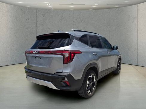 Used 2025 Kia Seltos S FWD image 4