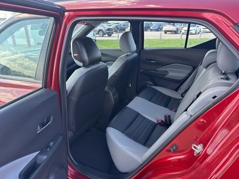 Used 2023 Nissan Kicks SR w/ SR Premium Package FWD image 25