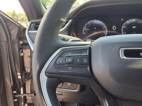 Certified 2025 Jeep Grand Cherokee L Laredo AWD/4WD image 19