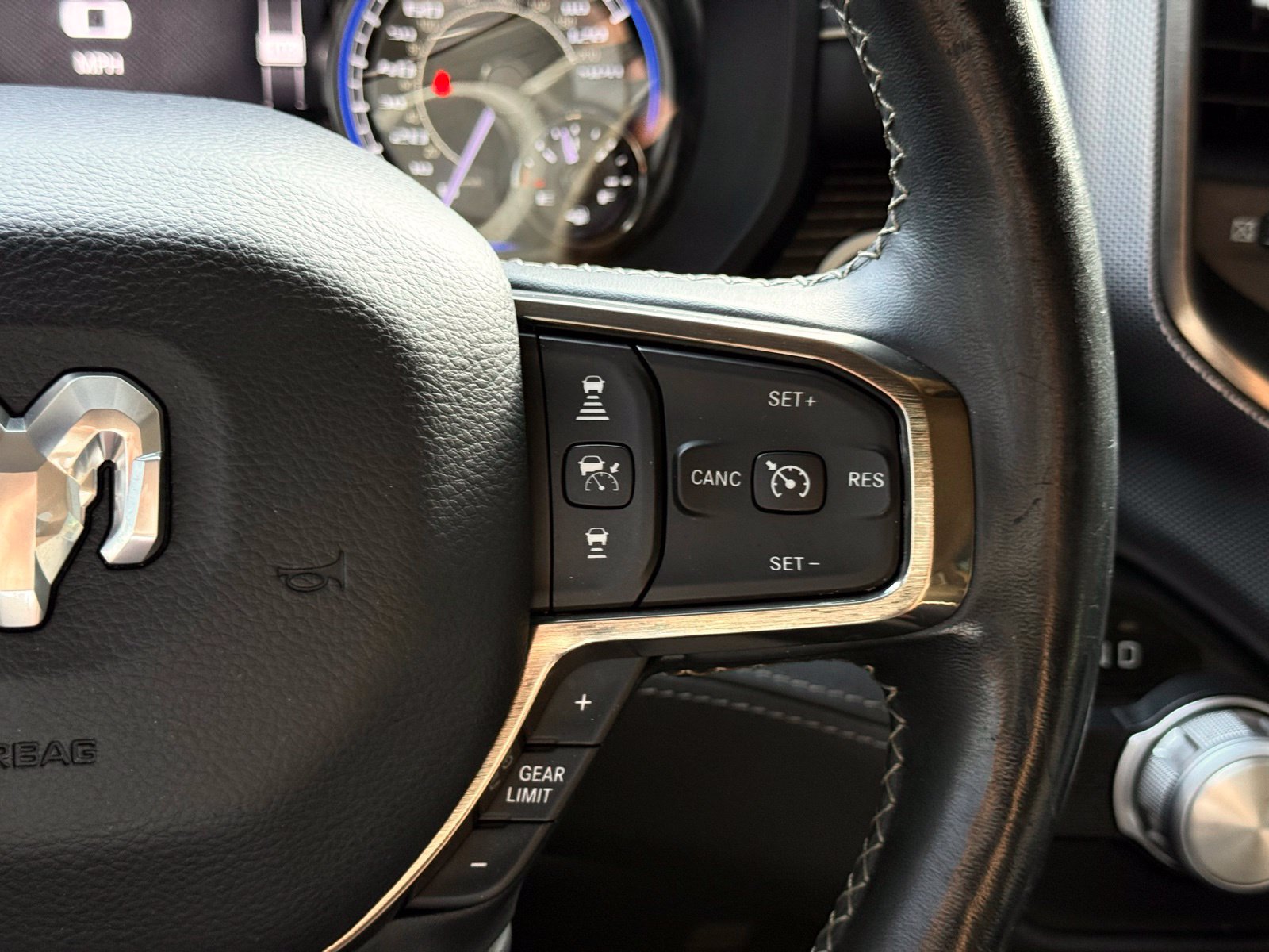 Used 2020 RAM 1500 Limited RWD image 32