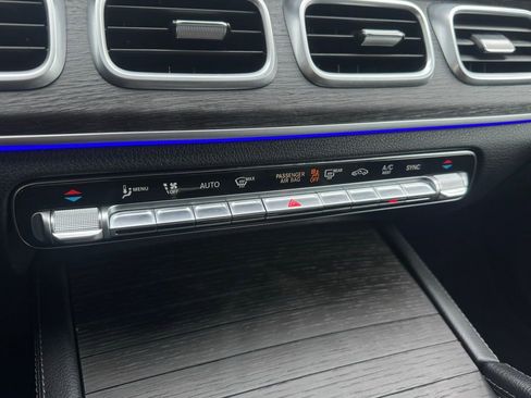 Used 2022 Mercedes-Benz GLE 350 4MATIC w/ Premium Package image 23