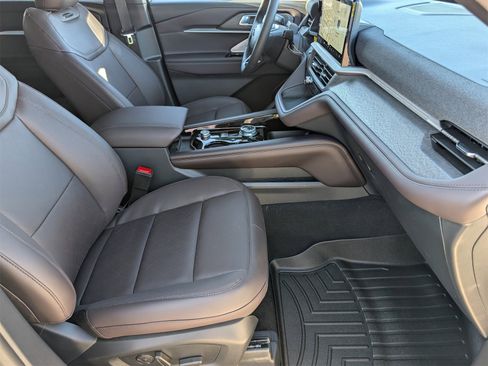 New 2026 Ford Explorer Platinum image 28