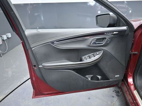 Used 2016 Chevrolet Impala LTZ w/ Enhanced Convenience Package image 12