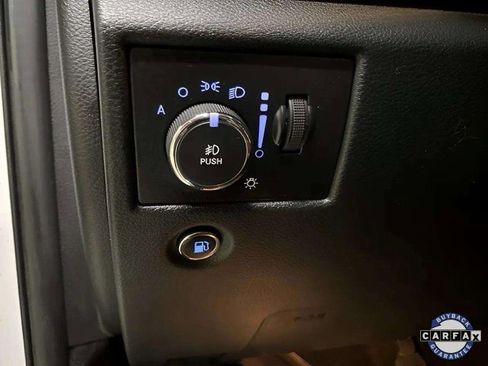 Used 2015 Jeep Grand Cherokee Overland image 36