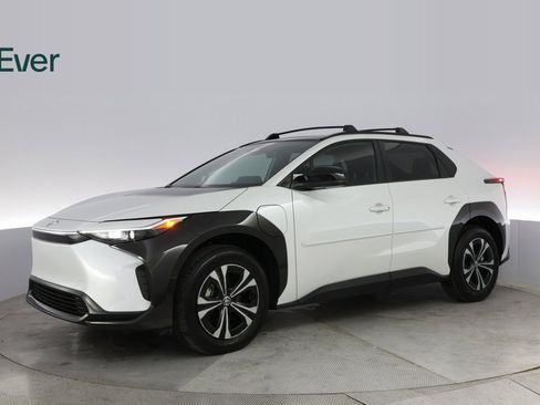 Used 2025 Toyota bZ4X FWD image 15
