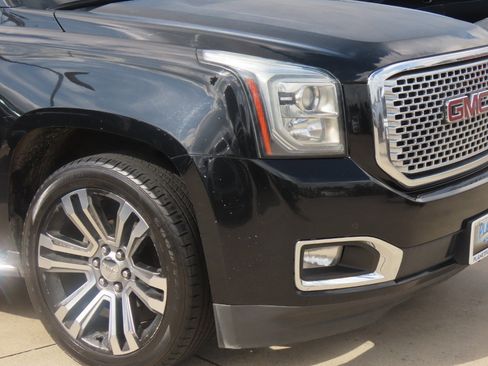 Used 2017 GMC Yukon XL Denali w/ Open Road Package AWD/4WD image 6