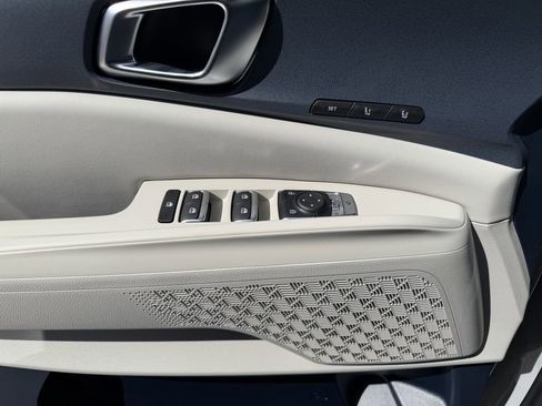 New 2026 Kia Carnival EX FWD image 19
