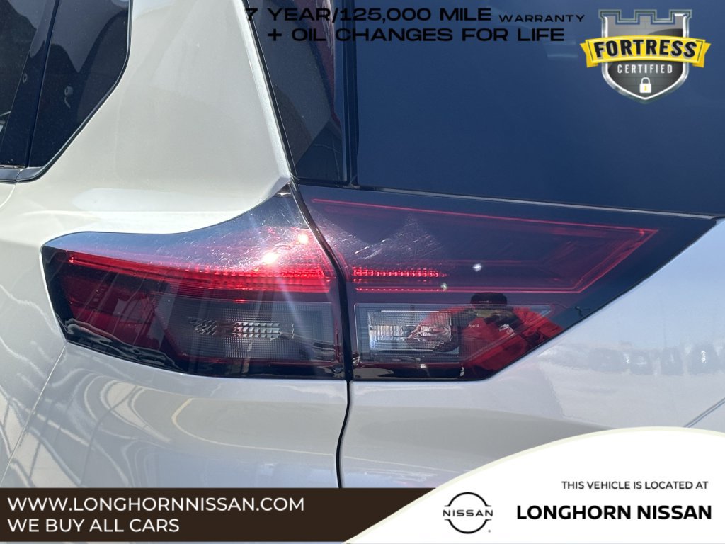 Used 2023 Nissan Rogue SL w/ SL Premium Package FWD image 6