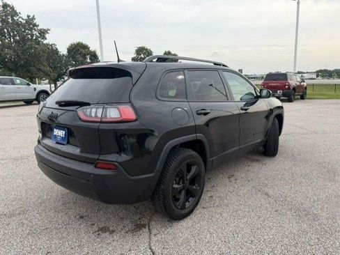 Used 2021 Jeep Cherokee Latitude Plus AWD/4WD image 9