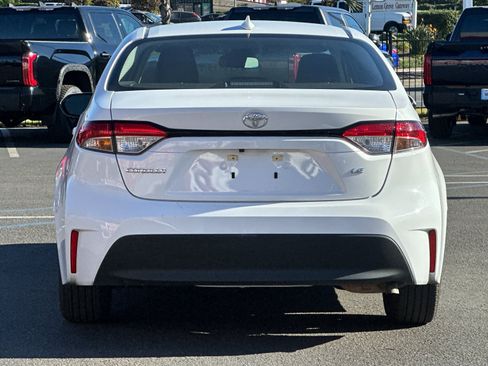 Used 2025 Toyota Corolla LE image 4