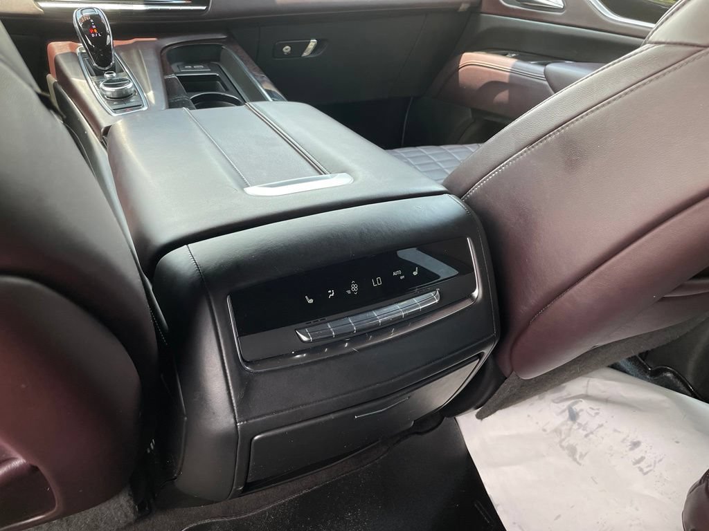 Used 2022 Cadillac Escalade ESV Sport Platinum AWD/4WD image 28