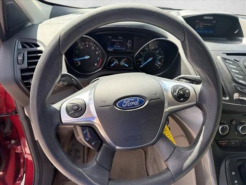 Used 2016 Ford Escape SE FWD image 13