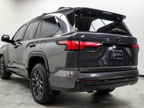 Used 2024 Toyota Sequoia Platinum AWD/4WD image 11