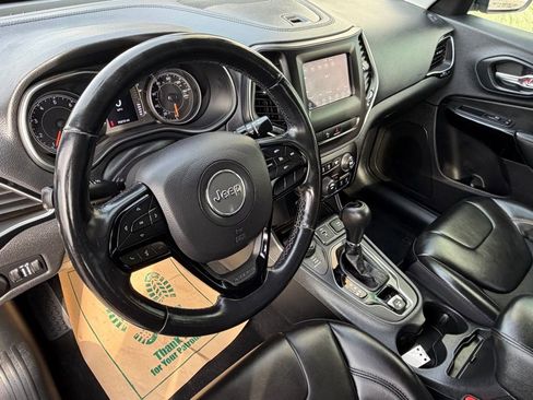 Used 2020 Jeep Cherokee Latitude Plus image 11