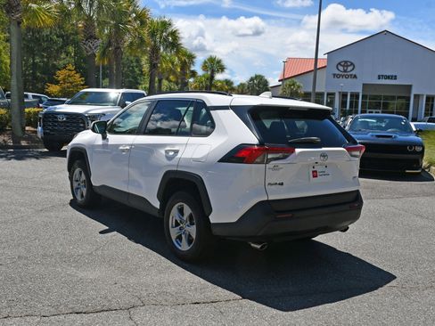 Used 2023 Toyota RAV4 XLE w/ Convenience Package FWD image 3
