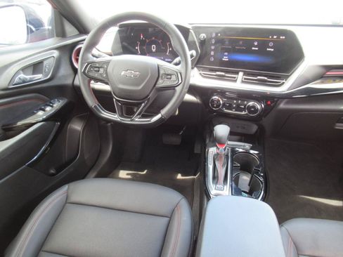 Certified 2024 Chevrolet Trax RS w/ Driver Confidence Package FWD image 13