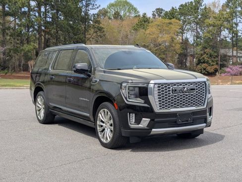 Used 2023 GMC Yukon XL Denali w/ Denali Reserve Package image 1