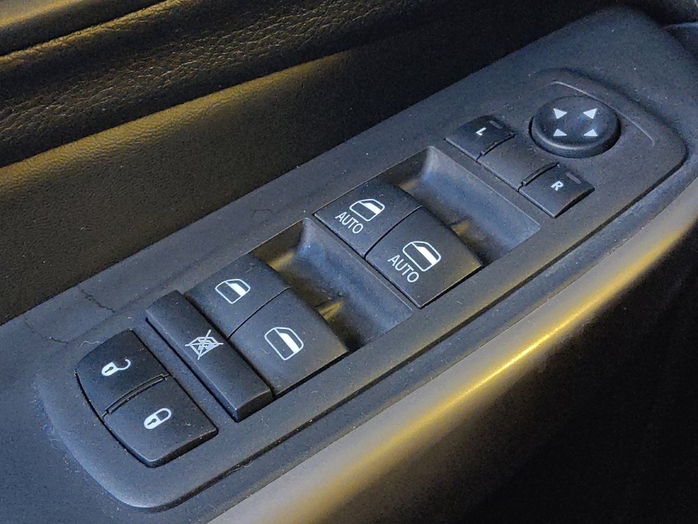 Used 2021 Jeep Cherokee Latitude Lux FWD image 27