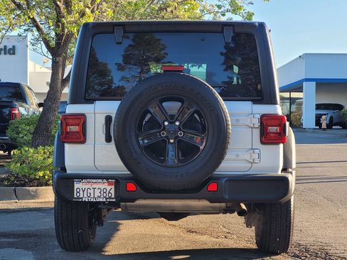 Used 2021 Jeep Wrangler Unlimited Sport AWD/4WD image 5