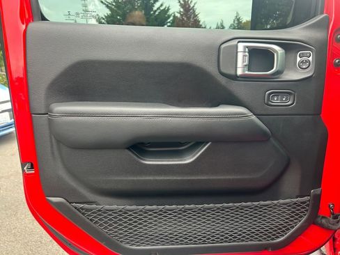 Used 2020 Jeep Gladiator Overland image 22