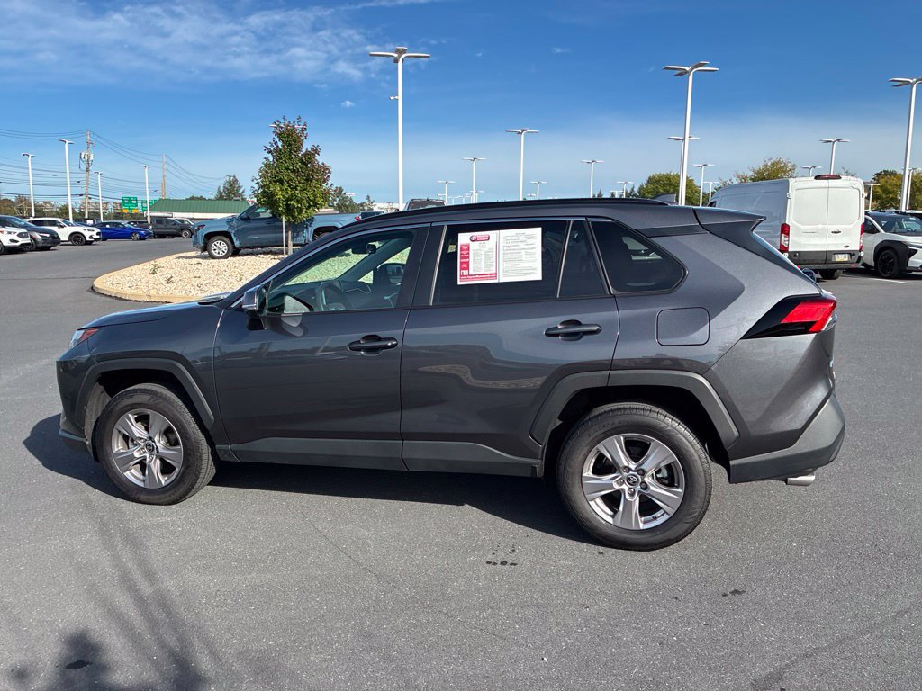 Used 2025 Toyota RAV4 XLE AWD/4WD image 15