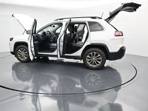 Used 2022 Jeep Cherokee Latitude Lux w/ Sun & Sound Group AWD/4WD image 28