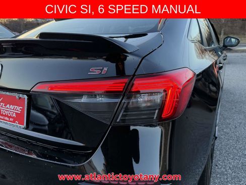 Used 2023 Honda Civic Si image 10