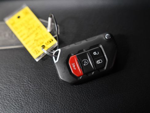 Used 2025 Jeep Gladiator Sport AWD/4WD image 28