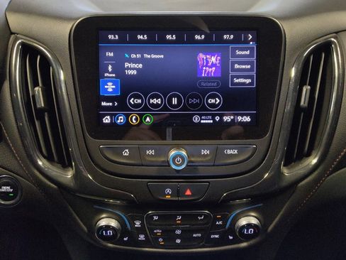 Used 2022 Chevrolet Equinox RS w/ RS Leather Package FWD image 25