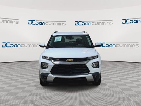 Used 2022 Chevrolet TrailBlazer LT w/ Convenience Package FWD image 3