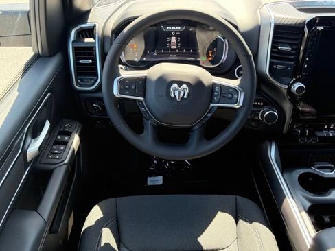 New 2026 RAM 1500 4x4 Crew Cab image 32