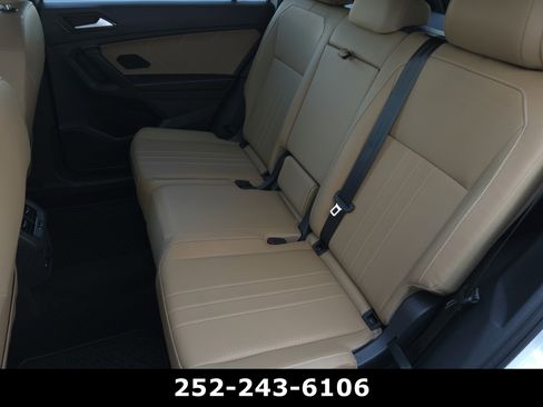 Used 2024 Volkswagen Tiguan SE R-Line AWD/4WD image 33