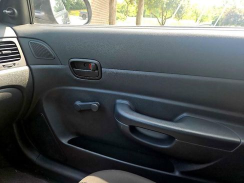 Used 2011 Hyundai Accent GS image 30