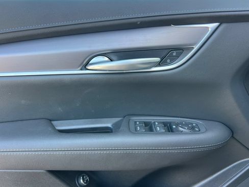 Used 2025 Cadillac XT5 Luxury w/ LPO, Floor Liner Package FWD image 10