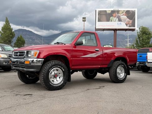 Used 1993 Toyota Pickup Deluxe AWD/4WD image 1