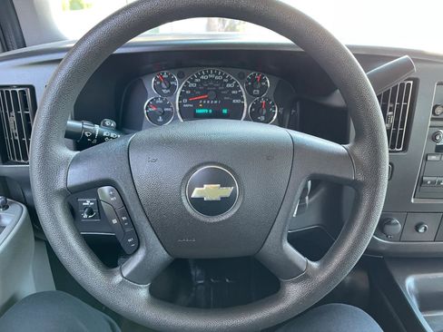 Used 2022 Chevrolet Express 2500 w/ Driver Convenience Package RWD image 9
