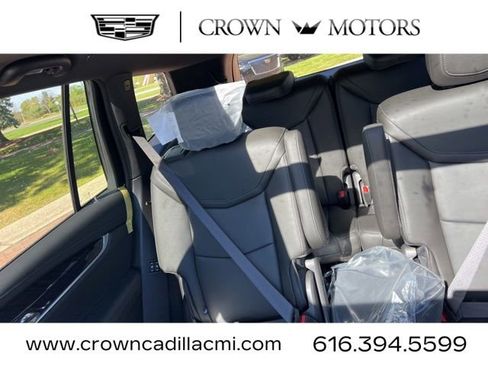 Used 2025 Cadillac XT6 Premium Luxury w/ LPO, Floor Liner Package image 31