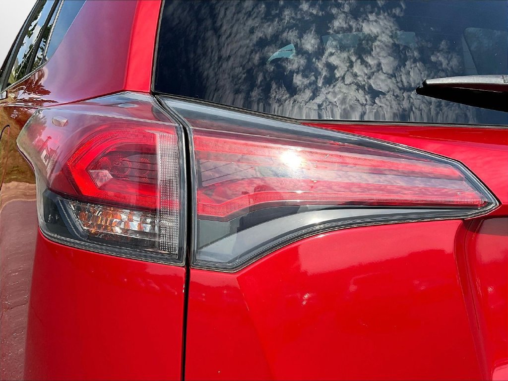 Used 2017 Toyota RAV4 Limited AWD/4WD image 27