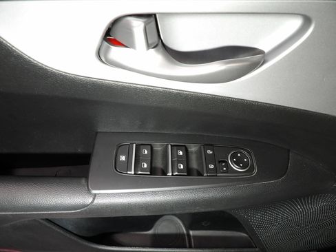 Used 2024 Kia Forte LXS w/ LXS Technology Package FWD image 7