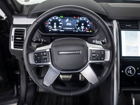 Used 2025 Land Rover Discovery Dynamic SE AWD/4WD image 27