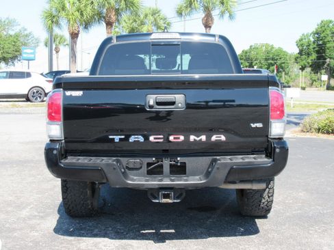 Used 2022 Toyota Tacoma TRD Sport w/ Technology Package RWD image 7