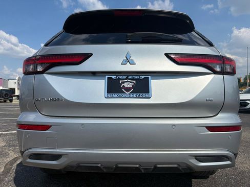 Used 2024 Mitsubishi Outlander FWD image 5