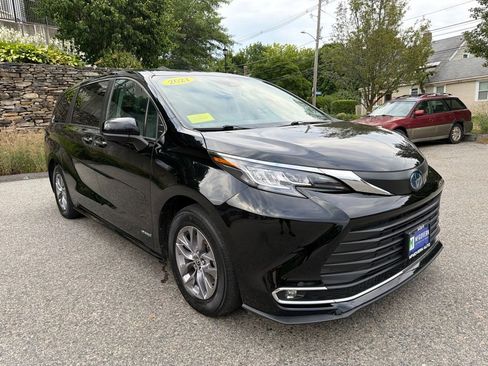 Used 2021 Toyota Sienna XLE AWD/4WD image 9