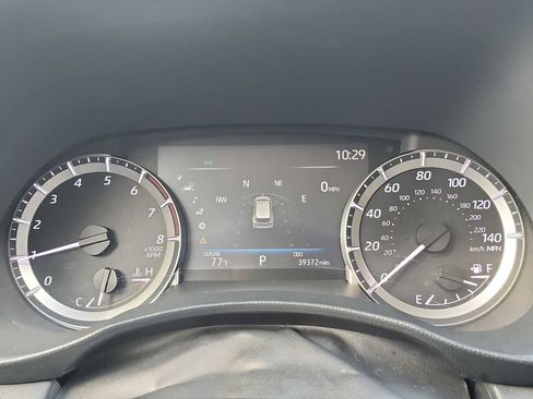 Used 2023 Toyota Highlander L image 16